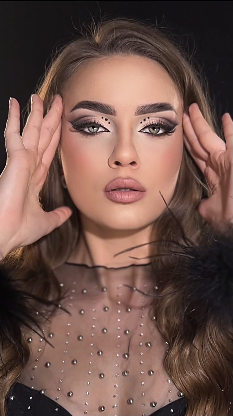 Facetune_29-06-2025-22-25-41