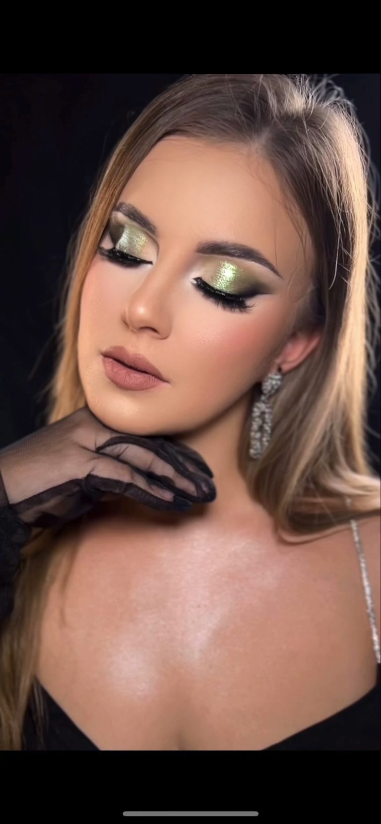 Facetune_31-12-2024-16-15-19